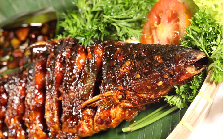 Rahasia Rasa Ikan Bakar Warung Sari Ayu: Nikmatnya Bikin Laper di Jantung Cilacap